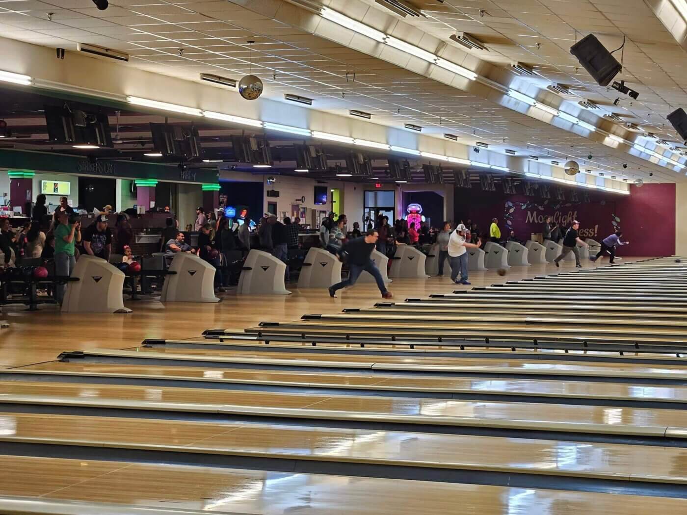 Unlock Your Social Circle: The Ultimate Virginia Guide to Free & Cheap Places to Make Friends in 2023