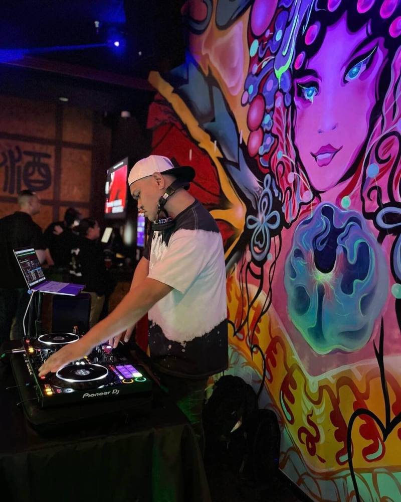 Unlock Your Social Circle: The Ultimate Virginia Guide to Free & Cheap Places to Make Friends in 2023