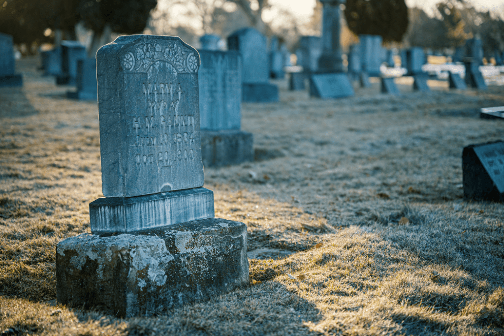 5 of the Oldest Graveyards in Virginia and the Stories They Hold