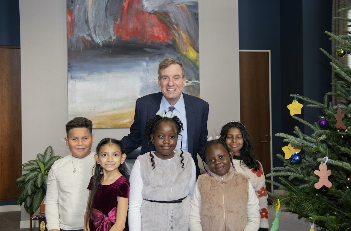 Fairfax County kids bring holiday cheer to Capitol Hill