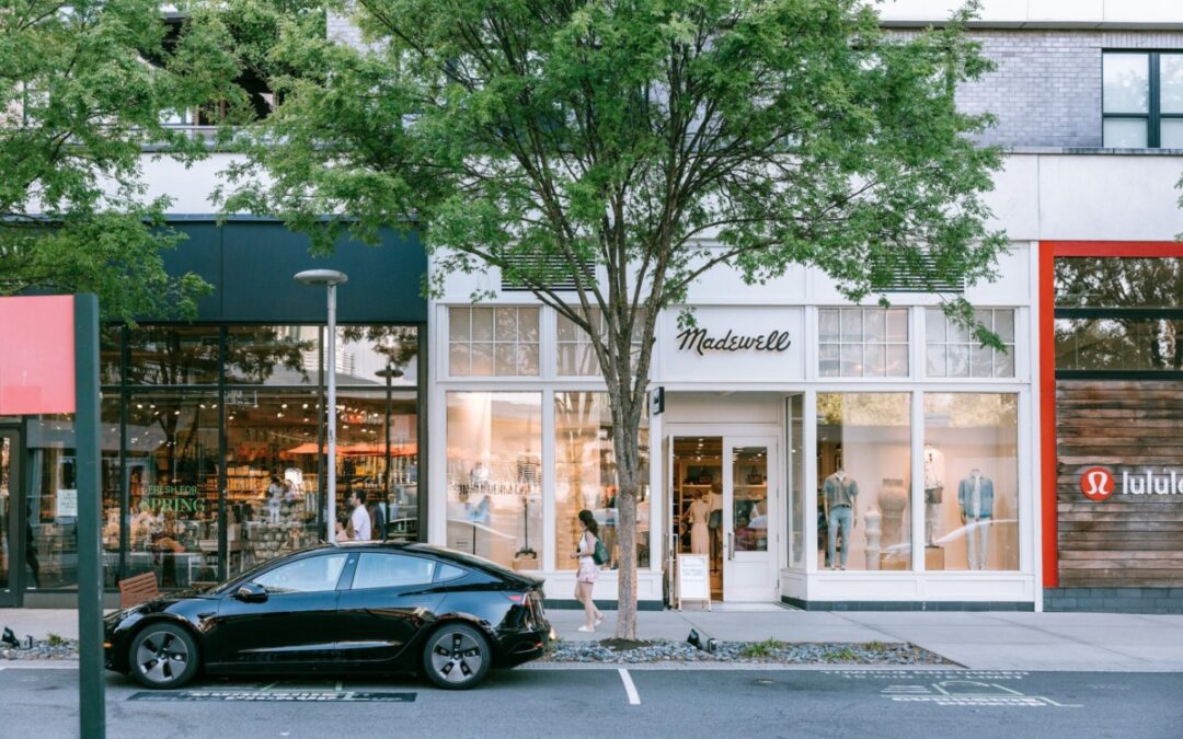 Fairfax’s Mosaic District is the perfect place to sip, stroll, & shop this summer