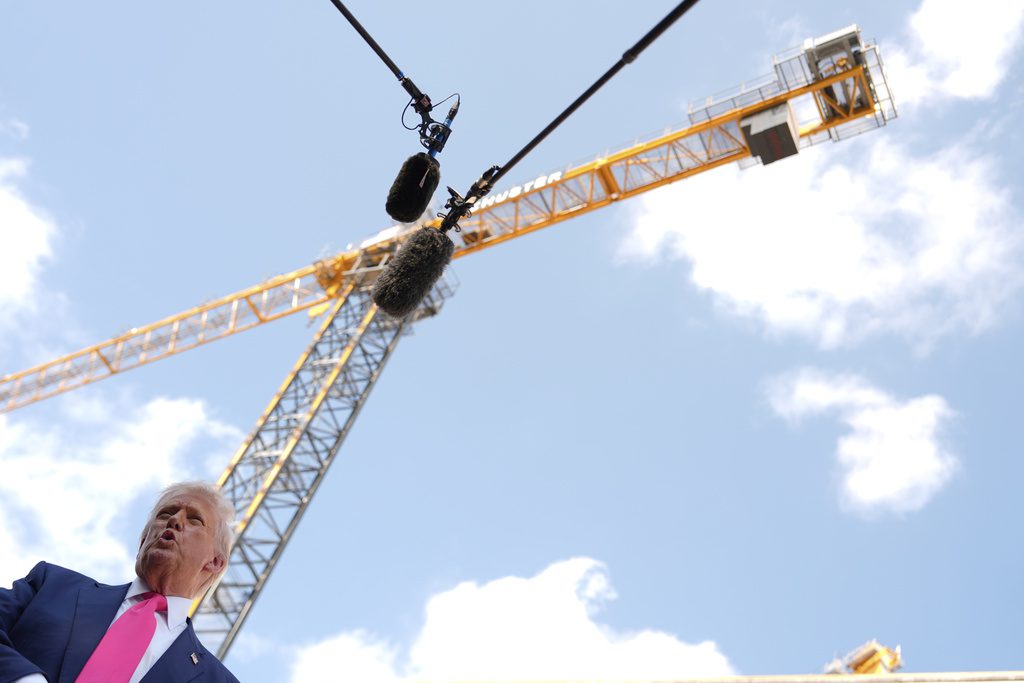 Virginia’s economy shows signs of trouble as hiring slows, fewer people quit jobs
