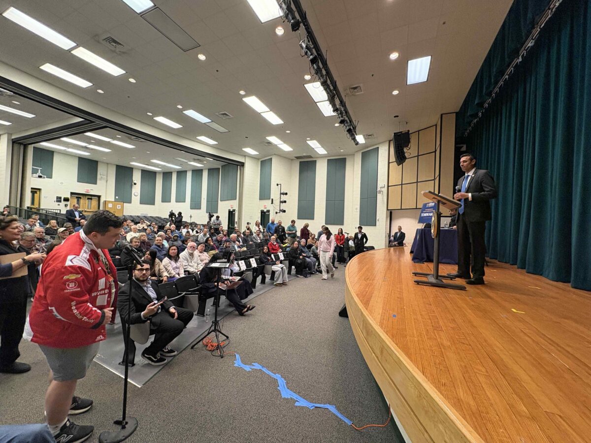 Virginians share concerns about data centers at Ashburn town hall