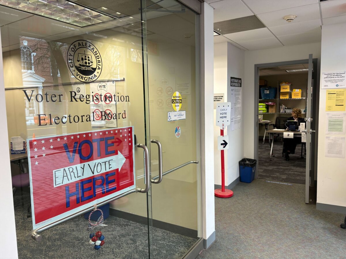 Early voting begins on Virginia redistricting referendum